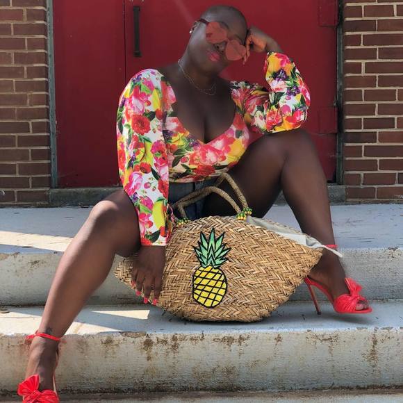 Meet your Posher, Carla - Picture 1 of 1